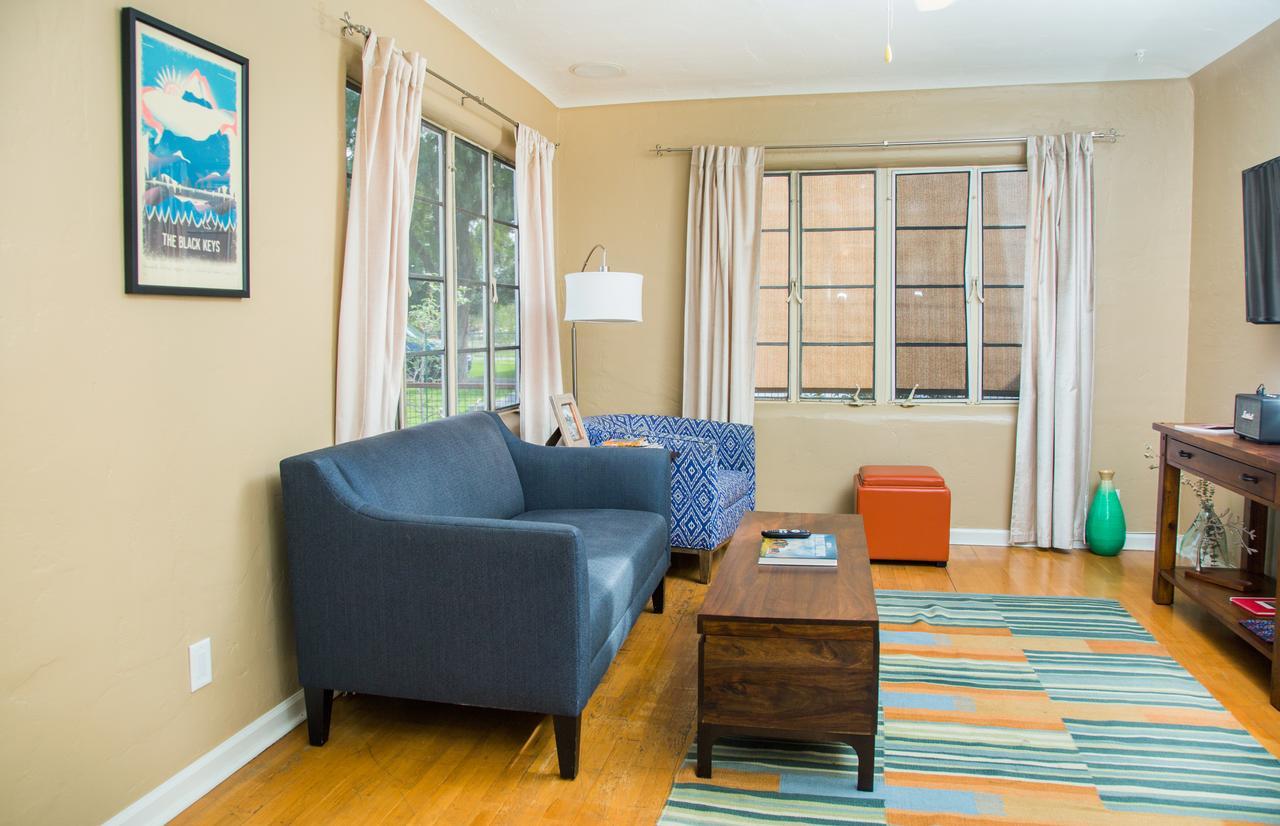 The Charming Bungalow Phoenix Exterior photo